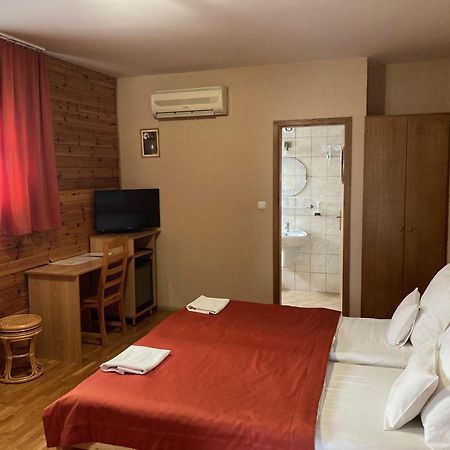 Nautilus Etterem Es Panzio Hotel Dabas Exterior foto