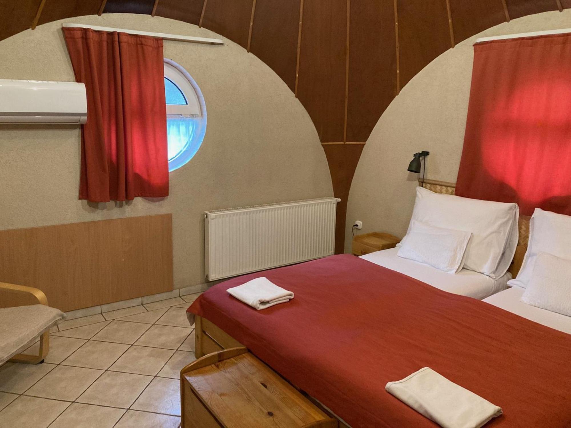 Nautilus Etterem Es Panzio Hotel Dabas Exterior foto