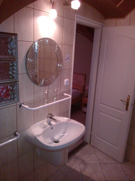 Nautilus Etterem Es Panzio Hotel Dabas Cameră foto